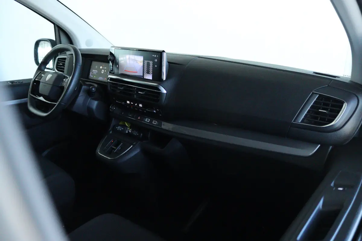2.0 BlueHDi 145 S&S L2 | Cruise Control | Betimmering | Camera | Carplay | Climate | Keyless | Dodehoekbewaking | Stuurverwarming | LMV