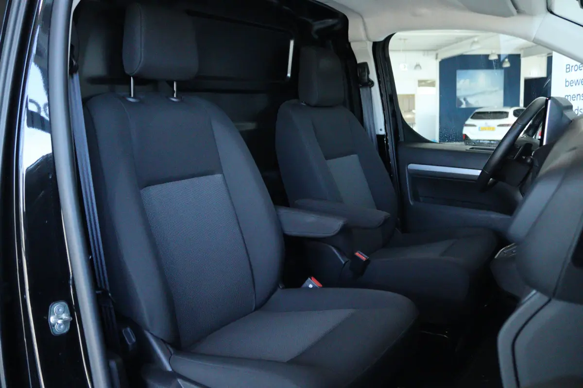 2.0 BlueHDi 145 S&S L2 | Cruise Control | Betimmering | Camera | Carplay | Climate | Keyless | Dodehoekbewaking | Stuurverwarming | LMV