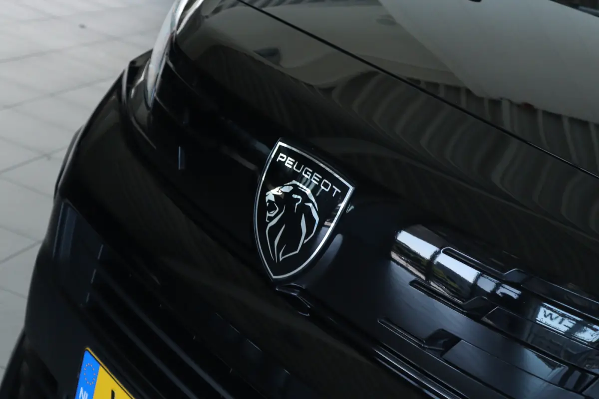2.0 BlueHDi 145 S&S L2 | Cruise Control | Betimmering | Camera | Carplay | Climate | Keyless | Dodehoekbewaking | Stuurverwarming | LMV