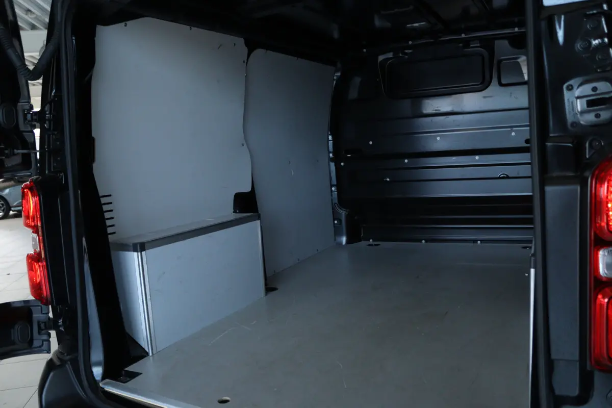 2.0 BlueHDi 145 S&S L2 | Cruise Control | Betimmering | Camera | Carplay | Climate | Keyless | Dodehoekbewaking | Stuurverwarming | LMV