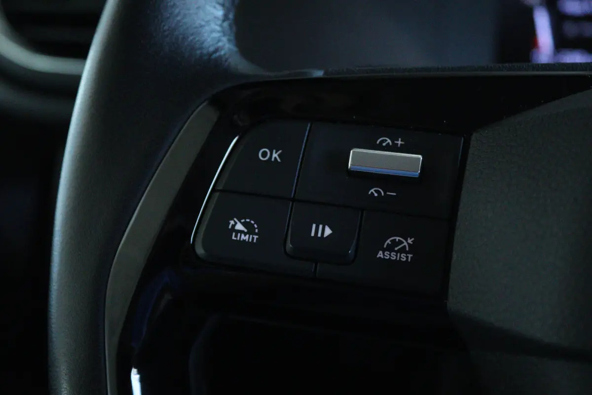 2.0 BlueHDi 145 S&S L2 | Cruise Control | Betimmering | Camera | Carplay | Climate | Keyless | Dodehoekbewaking | Stuurverwarming | LMV