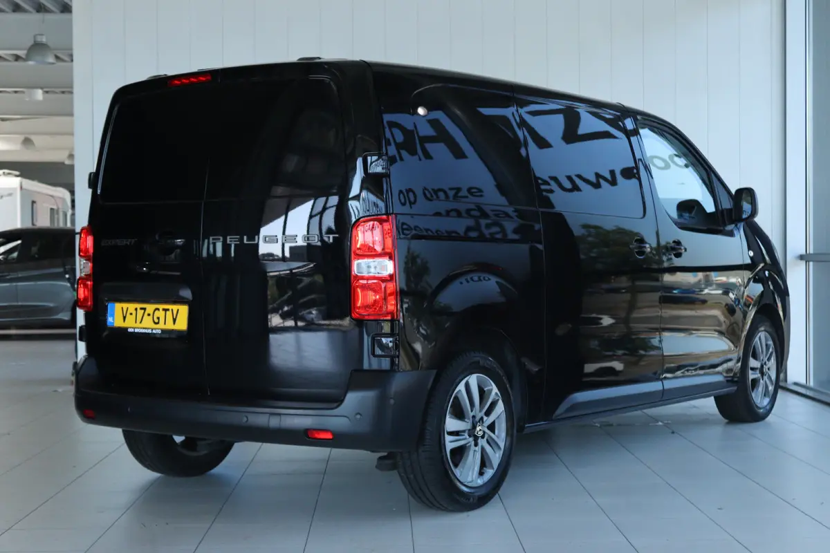 2.0 BlueHDi 145 S&S L2 | Cruise Control | Betimmering | Camera | Carplay | Climate | Keyless | Dodehoekbewaking | Stuurverwarming | LMV