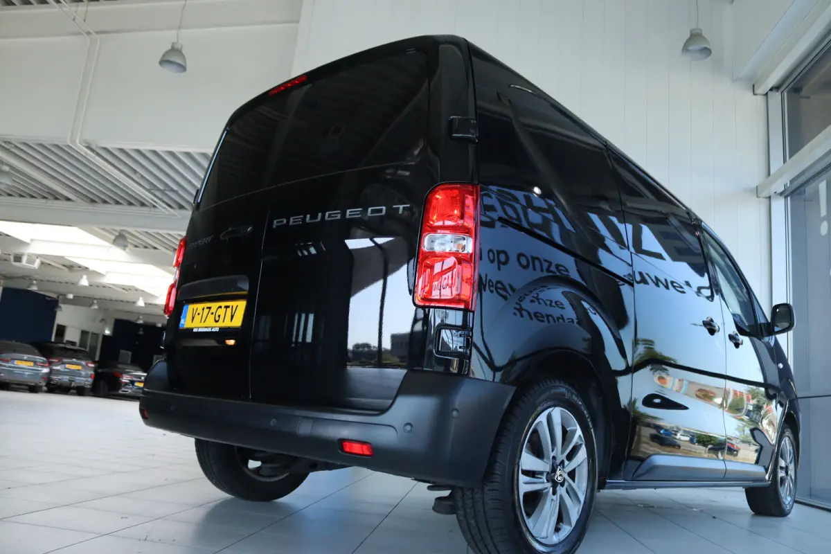 2.0 BlueHDi 145 S&S L2 | Cruise Control | Betimmering | Camera | Carplay | Climate | Keyless | Dodehoekbewaking | Stuurverwarming | LMV