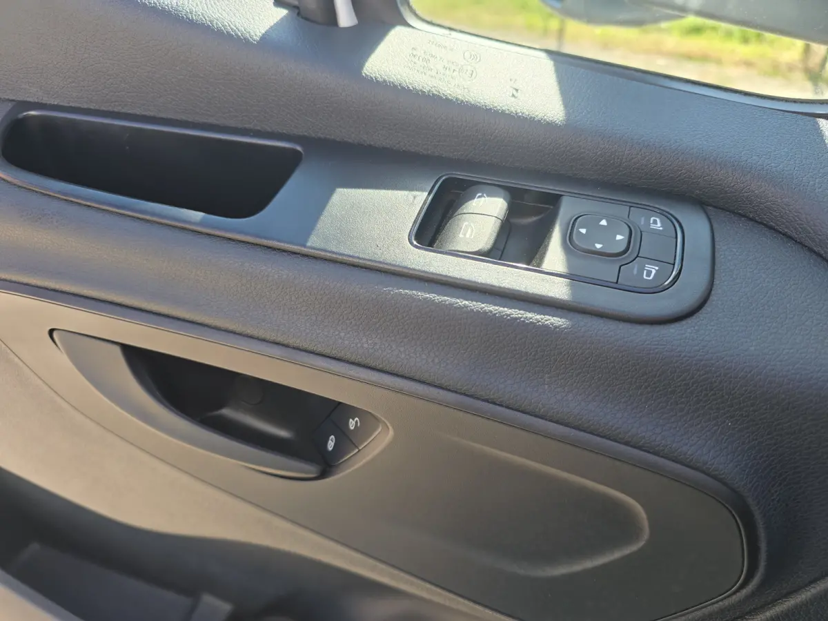 515 CDI Bakwagen + Laadklep - AUTOMAAT - Euro 6 - 150 Pk - Airco - Cruise Control