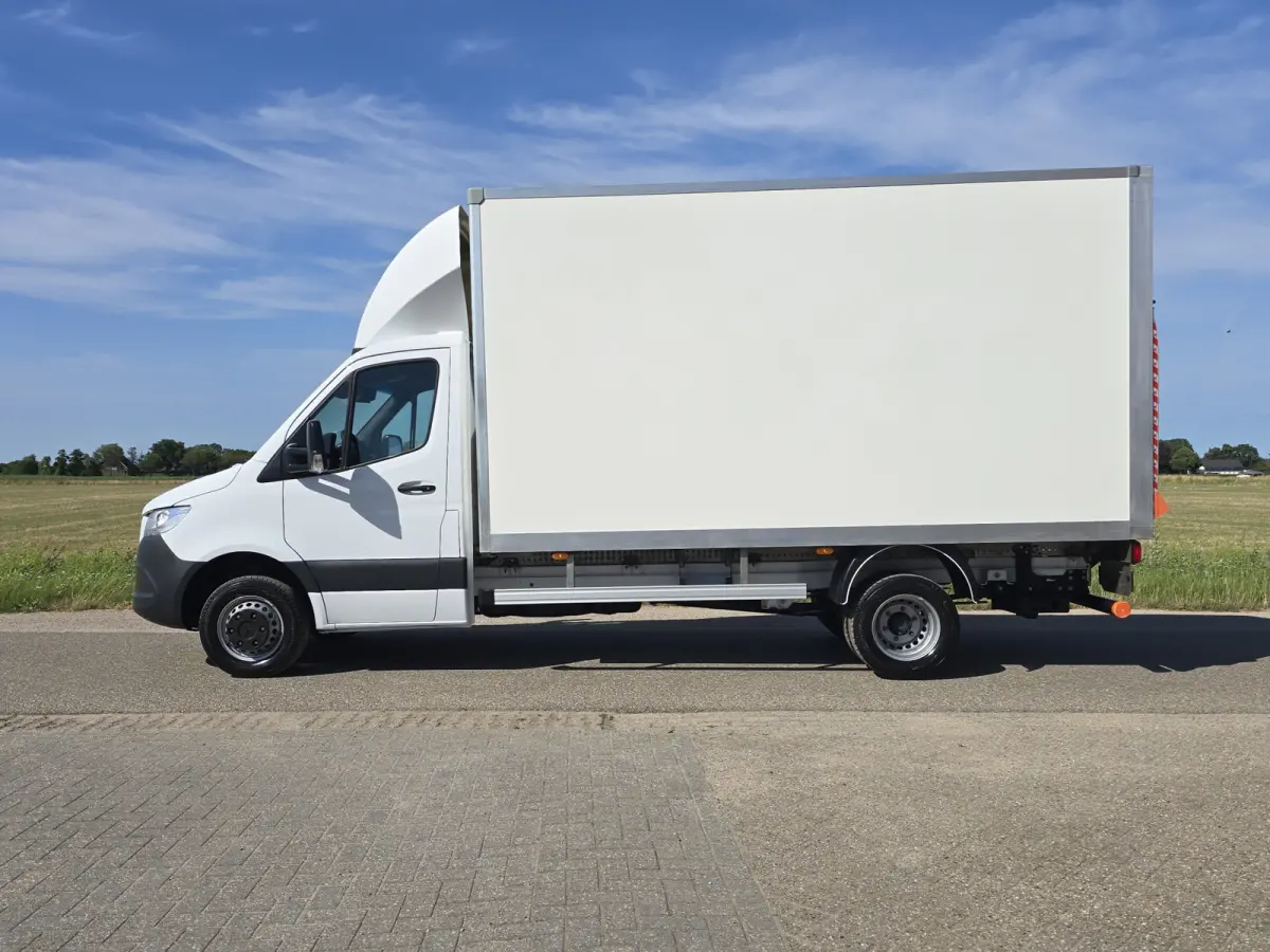 515 CDI Bakwagen + Laadklep - AUTOMAAT - Euro 6 - 150 Pk - Airco - Cruise Control