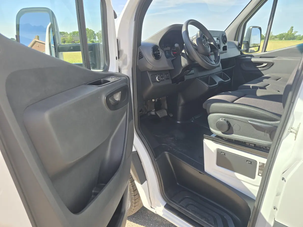 515 CDI Bakwagen + Laadklep - AUTOMAAT - Euro 6 - 150 Pk - Airco - Cruise Control
