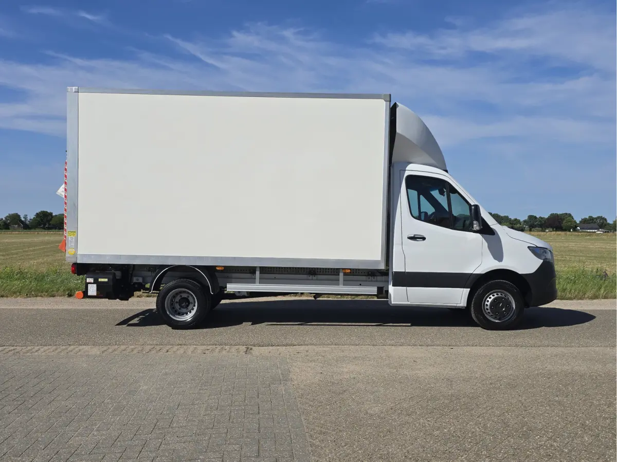 515 CDI Bakwagen + Laadklep - AUTOMAAT - Euro 6 - 150 Pk - Airco - Cruise Control