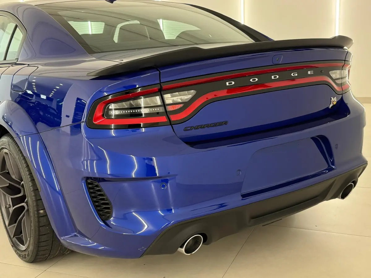 6.4 V8 392 SRT Scat Pack Widebody