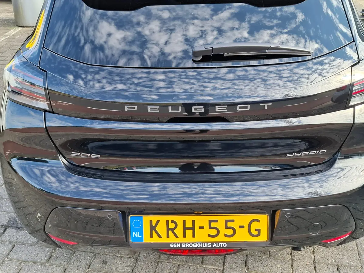 Allure | Elektrische parkeerrem | Extra getinte achterste zijruiten en achterruit | Extra getinte achterste zijruiten en achterruit
