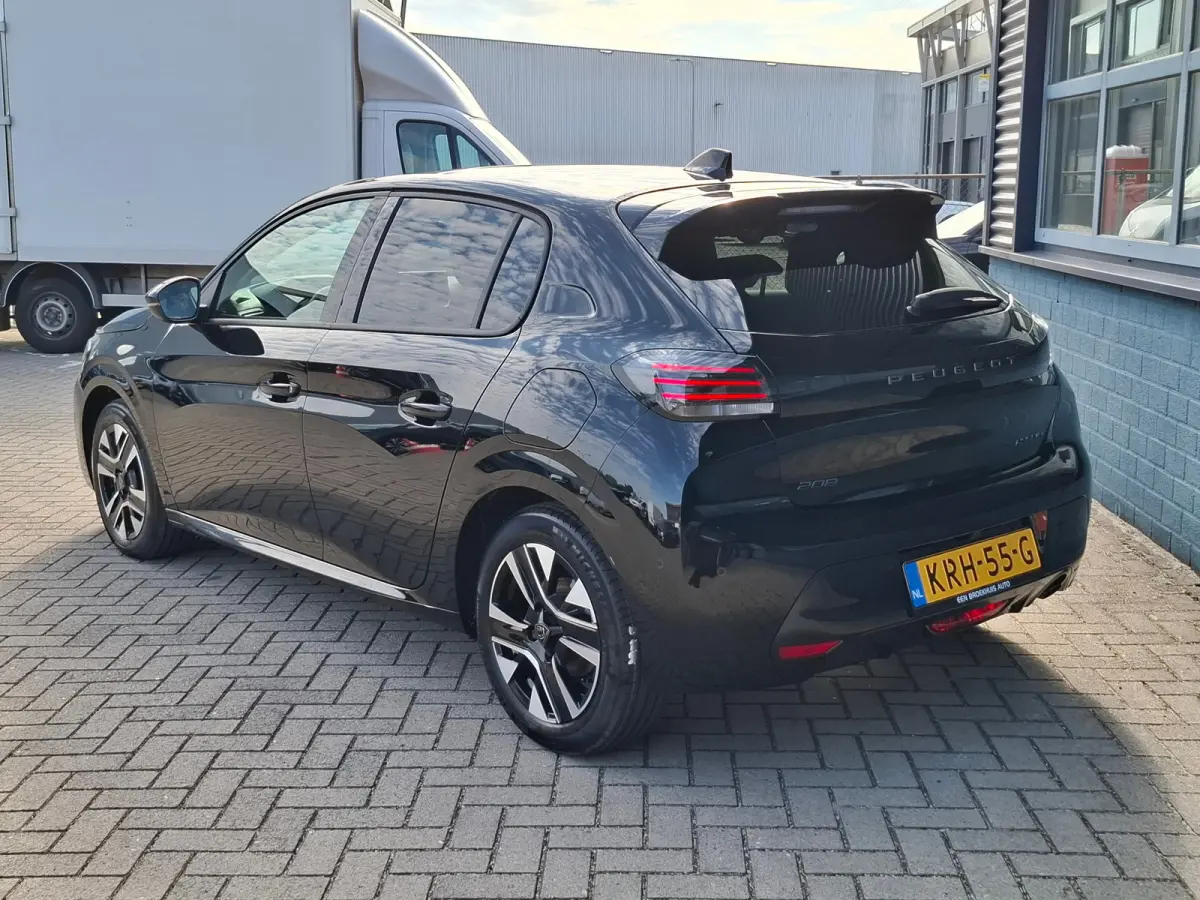 Allure | Elektrische parkeerrem | Extra getinte achterste zijruiten en achterruit | Extra getinte achterste zijruiten en achterruit