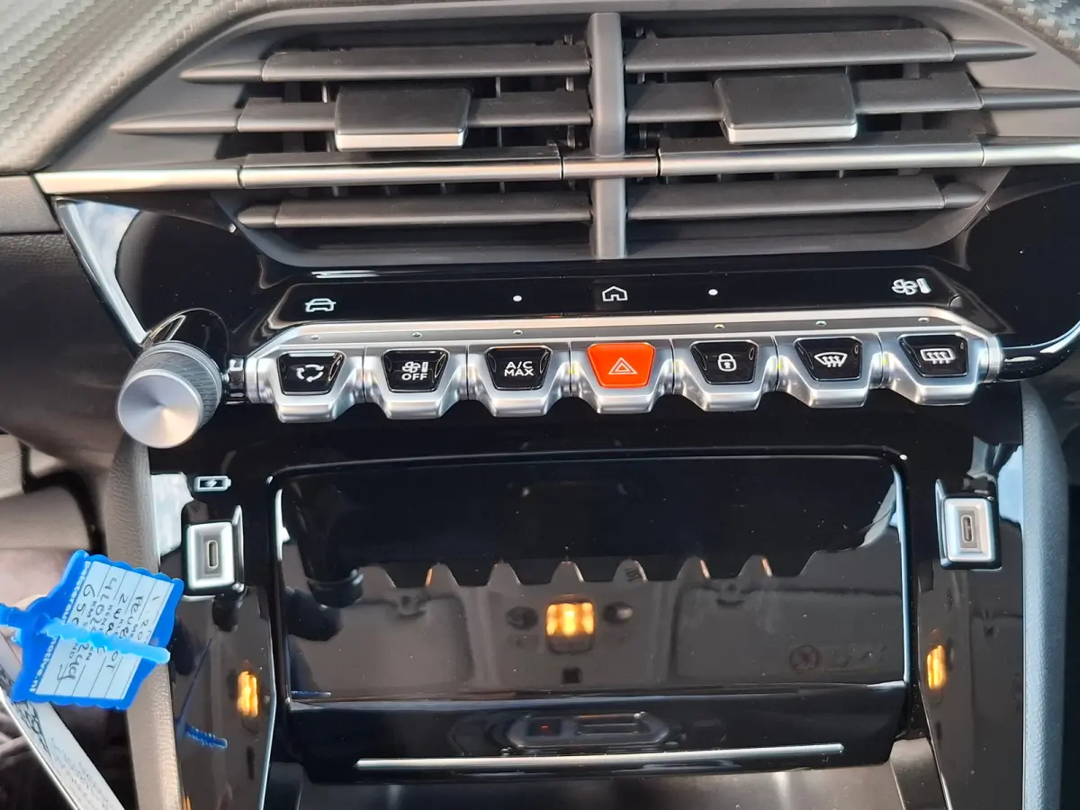 Allure | Elektrische parkeerrem | Extra getinte achterste zijruiten en achterruit | Extra getinte achterste zijruiten en achterruit