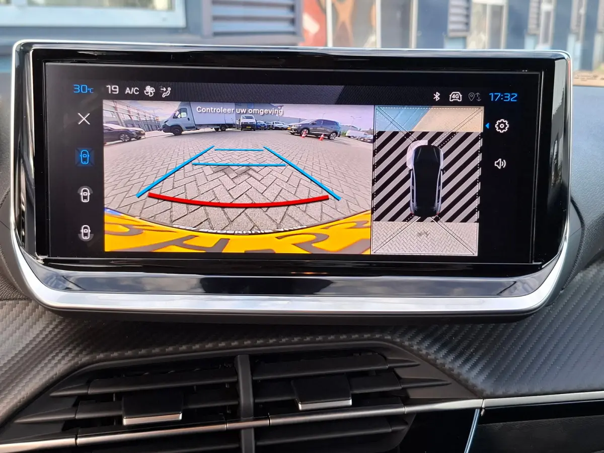 Allure | Elektrische parkeerrem | Extra getinte achterste zijruiten en achterruit | Extra getinte achterste zijruiten en achterruit