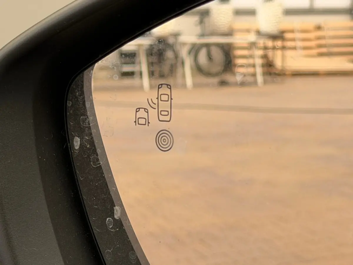 Allure | Elektrische parkeerrem | Extra getinte achterste zijruiten en achterruit | Extra getinte achterste zijruiten en achterruit