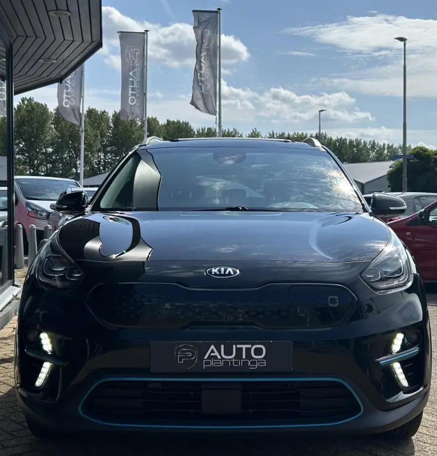 DynamicPlusLine 64 kWh | SOH 100% | 3 Fase | 1e Eigenaar! | NL AUTO | BTW AUTO (PRIJS INCLUSIEF BTW) | PANO | Achteruitrijcamera | Stoelverwarming | Stuurverwarming | 07-2026 Nieuwe Koeling 