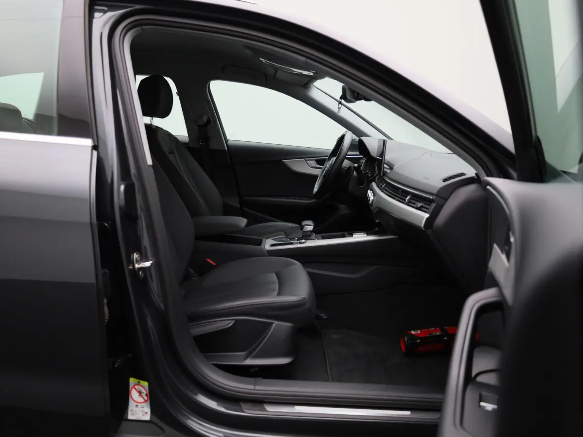 2.0 30 TDI S tronic Business Ed AUTOMAAT | LEDER | VIRTUEEL | CLIMA | CRUISE | STOELVERWARMING | ELEKTRISCHE KOFFERKLEP | LED | DAB | LMV | PDC | 12 MAANDEN BOVAG GARANTIE |