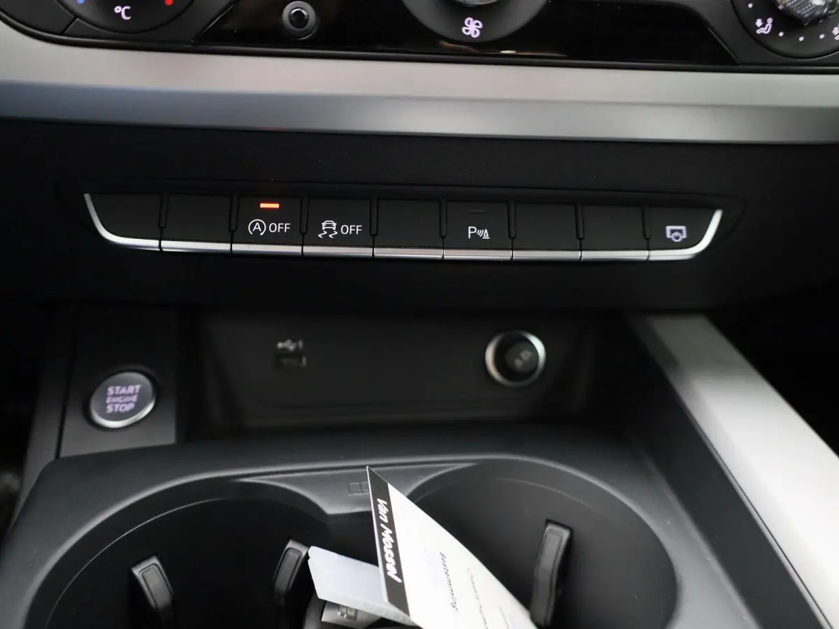 2.0 30 TDI S tronic Business Ed AUTOMAAT | LEDER | VIRTUEEL | CLIMA | CRUISE | STOELVERWARMING | ELEKTRISCHE KOFFERKLEP | LED | DAB | LMV | PDC | 12 MAANDEN BOVAG GARANTIE |