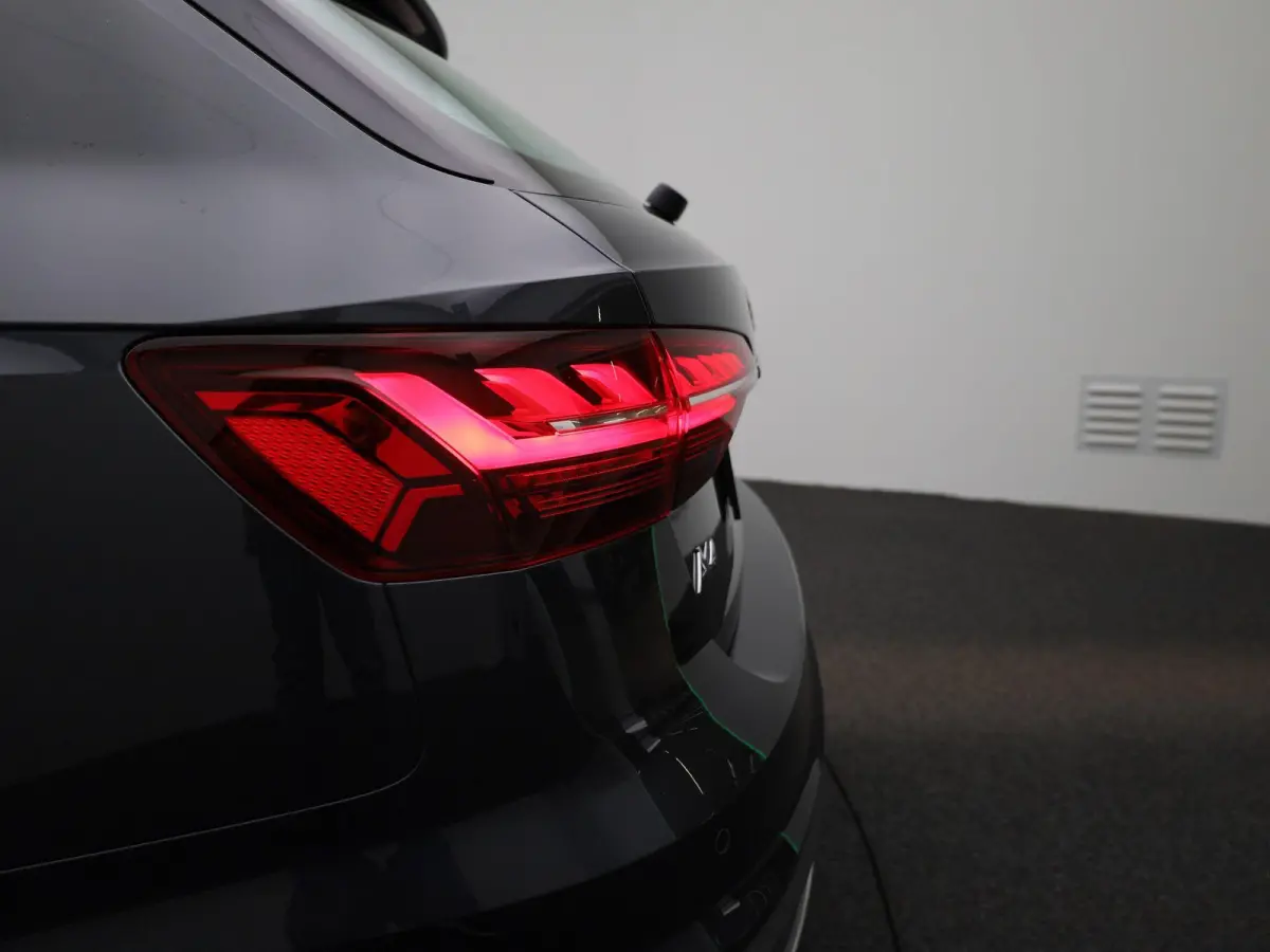 2.0 30 TDI S tronic Business Ed AUTOMAAT | LEDER | VIRTUEEL | CLIMA | CRUISE | STOELVERWARMING | ELEKTRISCHE KOFFERKLEP | LED | DAB | LMV | PDC | 12 MAANDEN BOVAG GARANTIE |