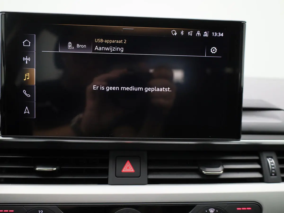 2.0 30 TDI S tronic Business Ed AUTOMAAT | LEDER | VIRTUEEL | CLIMA | CRUISE | STOELVERWARMING | ELEKTRISCHE KOFFERKLEP | LED | DAB | LMV | PDC | 12 MAANDEN BOVAG GARANTIE |