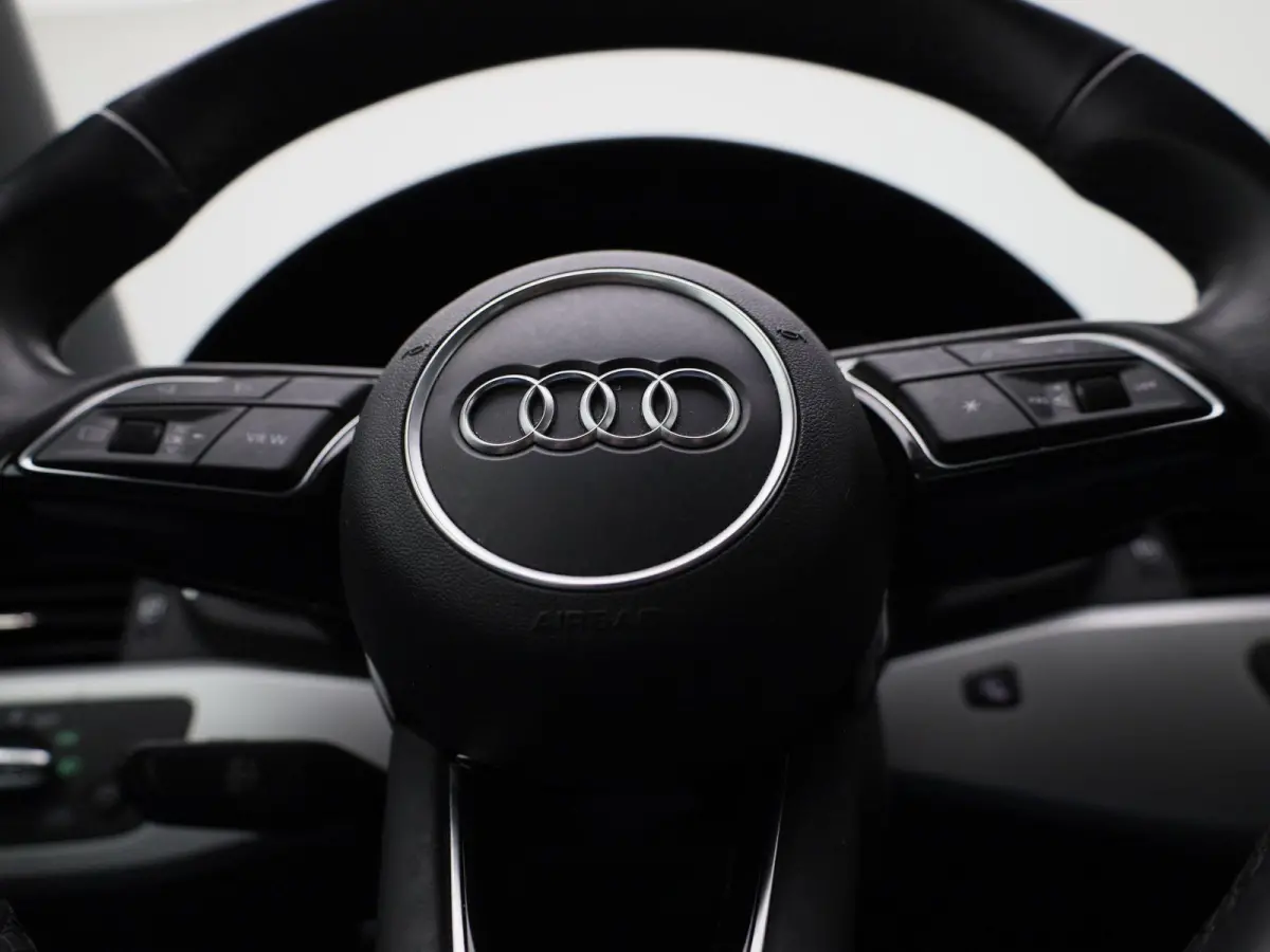 2.0 30 TDI S tronic Business Ed AUTOMAAT | LEDER | VIRTUEEL | CLIMA | CRUISE | STOELVERWARMING | ELEKTRISCHE KOFFERKLEP | LED | DAB | LMV | PDC | 12 MAANDEN BOVAG GARANTIE |