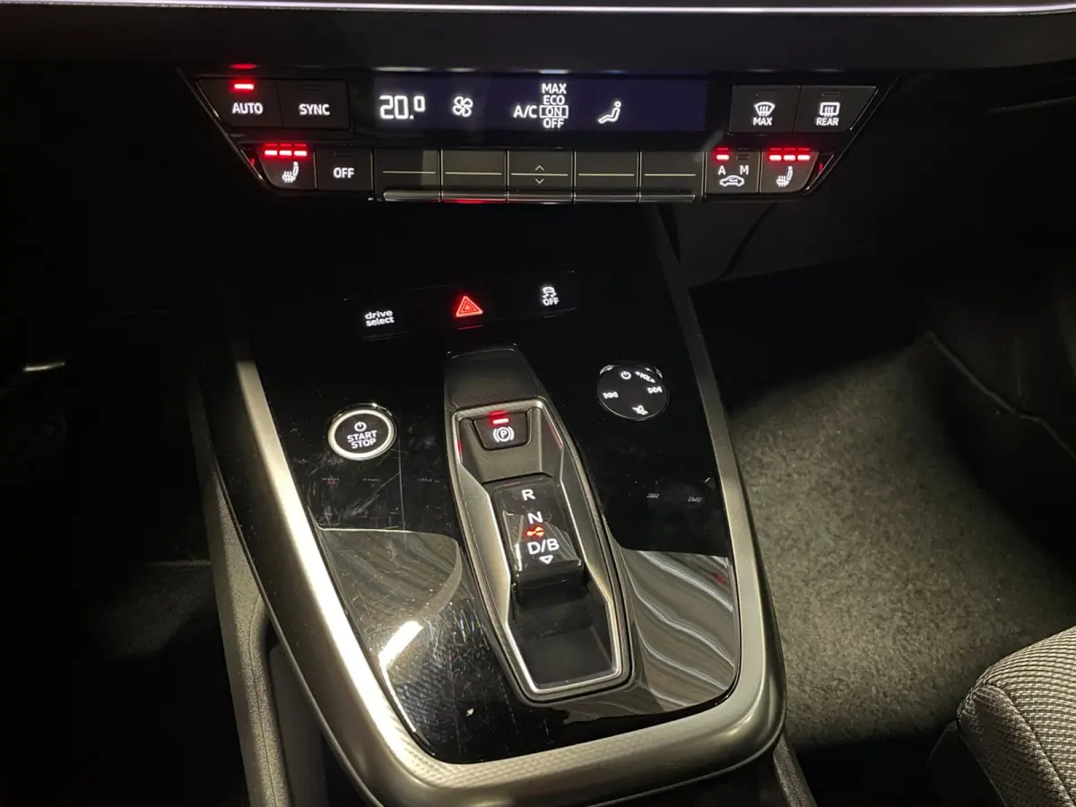 40 Advanced edition 77 kWh|88%SOH|20''LMV|ACC|APPLE CARPLAY|STOELVERWARMING|NAVIGATIE|NL-AUTO|NAP|1e EIG|INCL. BTW|