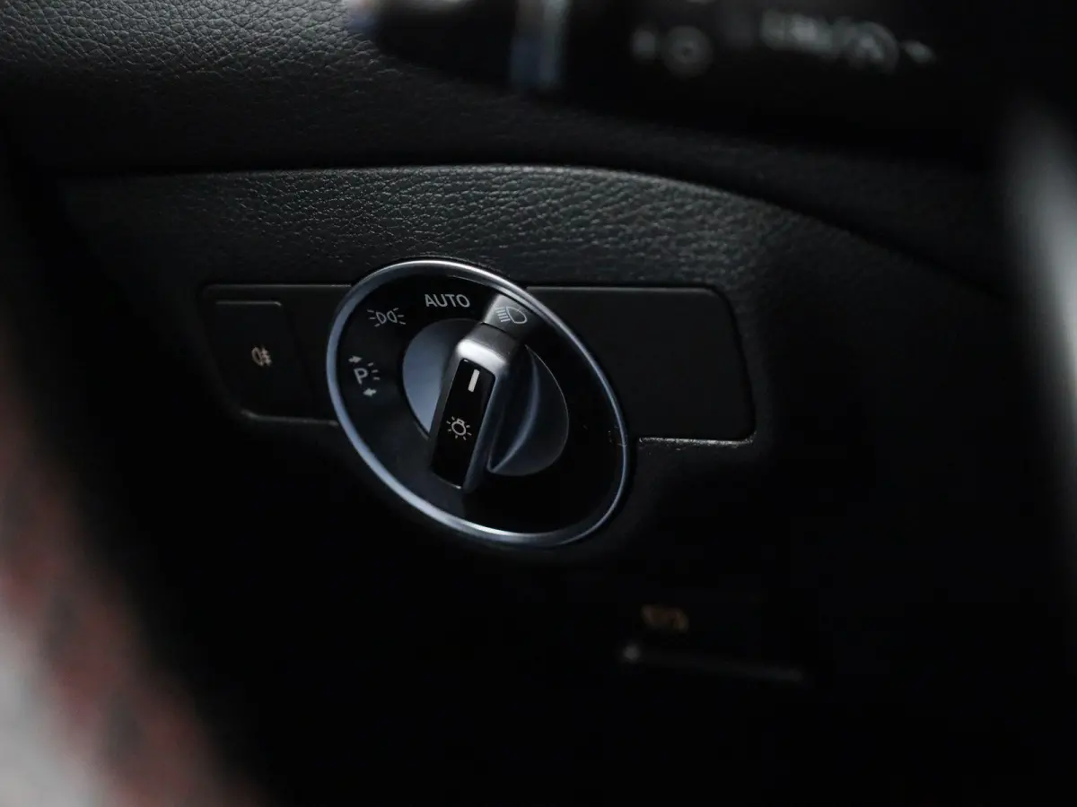 250 Sport 4MATIC Prestige AUTOMAAT | PANO | AMG | NAVIGATIE | CAMERA | CLIMA | CRUISE | LMV | LED | LEDER | PDC | 12 MAANDEN BOVAG GARANTIE |
