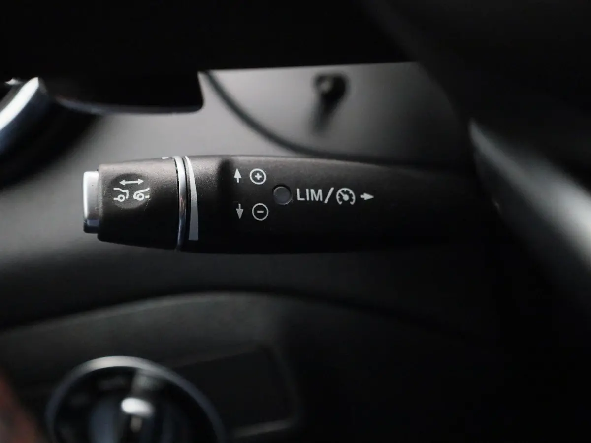250 Sport 4MATIC Prestige AUTOMAAT | PANO | AMG | NAVIGATIE | CAMERA | CLIMA | CRUISE | LMV | LED | LEDER | PDC | 12 MAANDEN BOVAG GARANTIE |