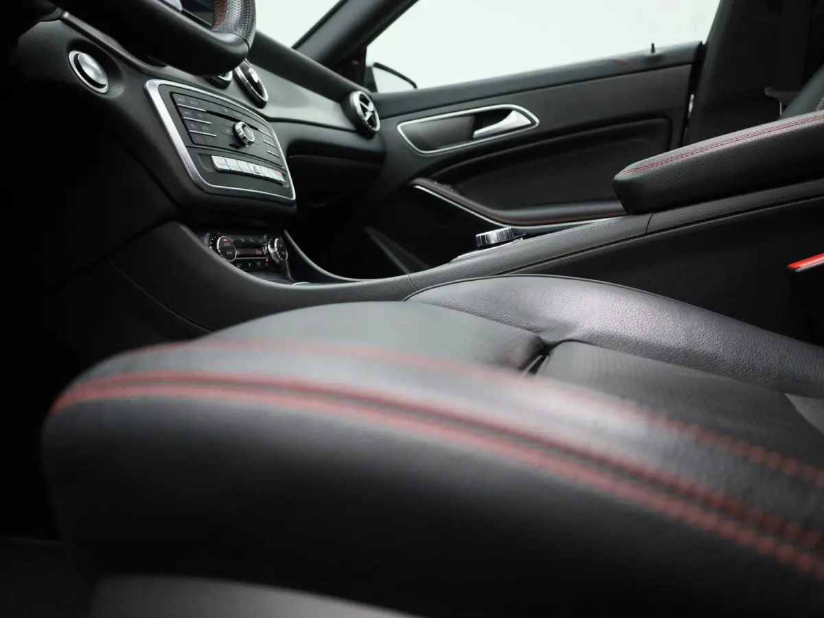 250 Sport 4MATIC Prestige AUTOMAAT | PANO | AMG | NAVIGATIE | CAMERA | CLIMA | CRUISE | LMV | LED | LEDER | PDC | 12 MAANDEN BOVAG GARANTIE |