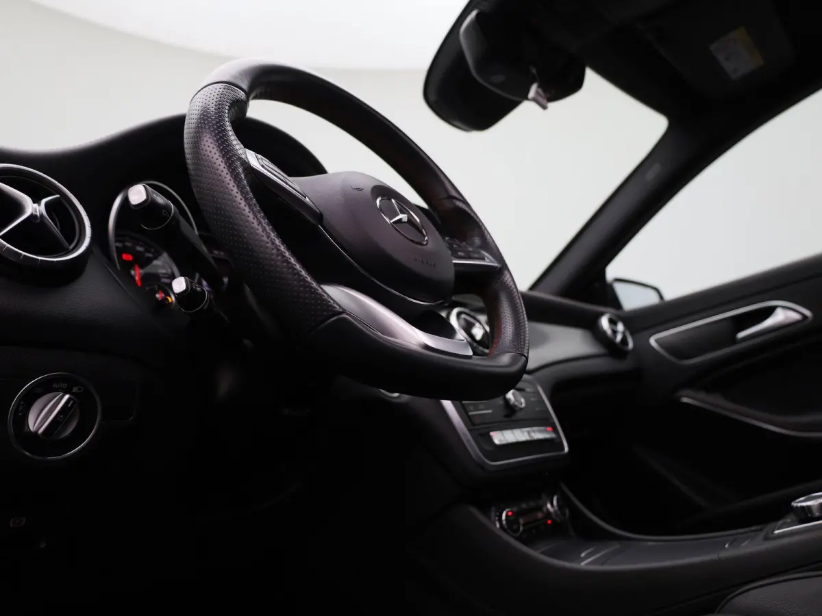 250 Sport 4MATIC Prestige AUTOMAAT | PANO | AMG | NAVIGATIE | CAMERA | CLIMA | CRUISE | LMV | LED | LEDER | PDC | 12 MAANDEN BOVAG GARANTIE |