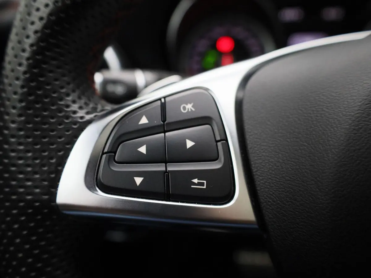 250 Sport 4MATIC Prestige AUTOMAAT | PANO | AMG | NAVIGATIE | CAMERA | CLIMA | CRUISE | LMV | LED | LEDER | PDC | 12 MAANDEN BOVAG GARANTIE |