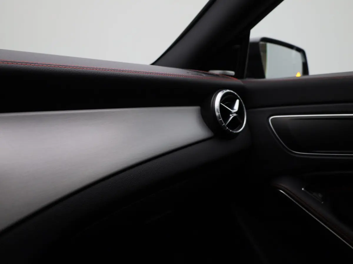 250 Sport 4MATIC Prestige AUTOMAAT | PANO | AMG | NAVIGATIE | CAMERA | CLIMA | CRUISE | LMV | LED | LEDER | PDC | 12 MAANDEN BOVAG GARANTIE |