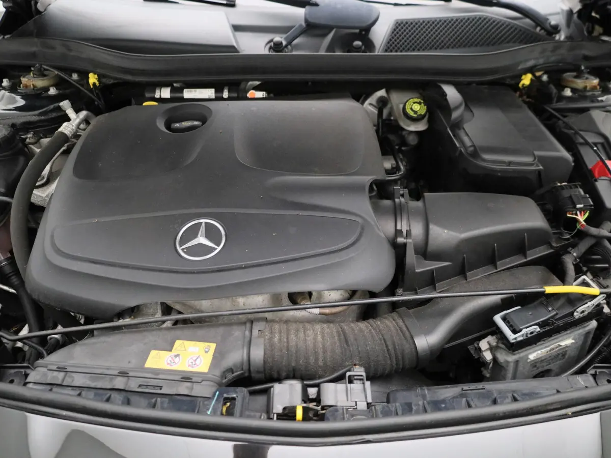 250 Sport 4MATIC Prestige AUTOMAAT | PANO | AMG | NAVIGATIE | CAMERA | CLIMA | CRUISE | LMV | LED | LEDER | PDC | 12 MAANDEN BOVAG GARANTIE |