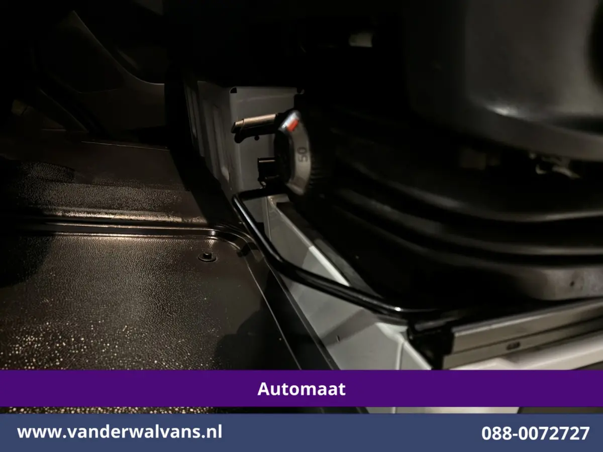 317 CDI 170pk 9G-Tronic Automaat L2H2 2025 model Euro6 Airco | Camera | Navigatie | Adaptieve Cruisecontrol | LED Chauffeursstoel, Stoelverwarming, Parkeersensoren, Bjrijdersbank