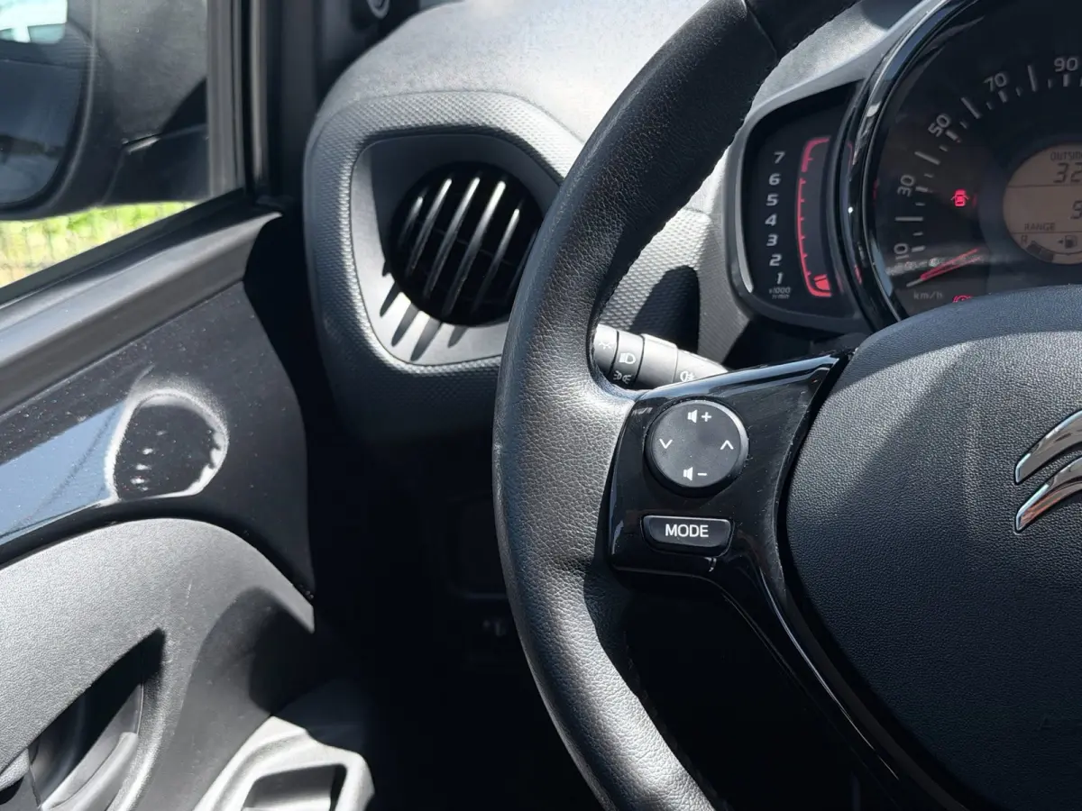 1.0 VTi Feel| Airco | Bluetooth | 5 deuren