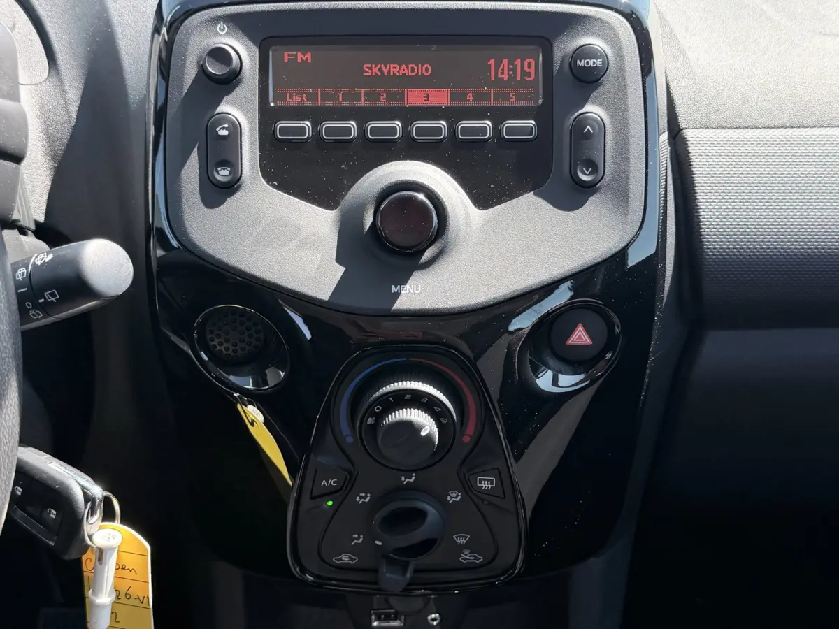 1.0 VTi Feel| Airco | Bluetooth | 5 deuren
