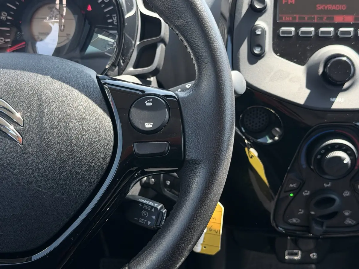 1.0 VTi Feel| Airco | Bluetooth | 5 deuren