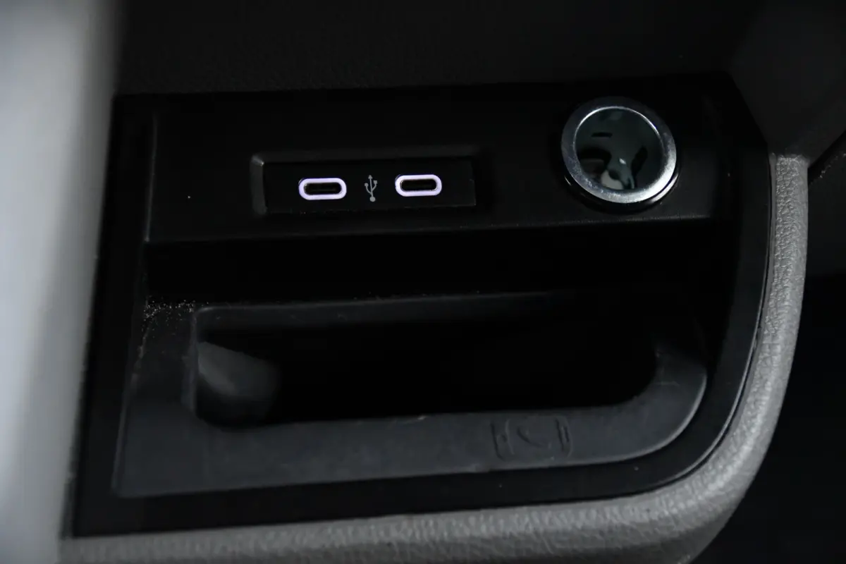 2.0 TDI L1H1 Bulli Virtual, Adaptieve Cruise, Carplay, 150PK, Sensoren, NAVI, LED, UNIEK!