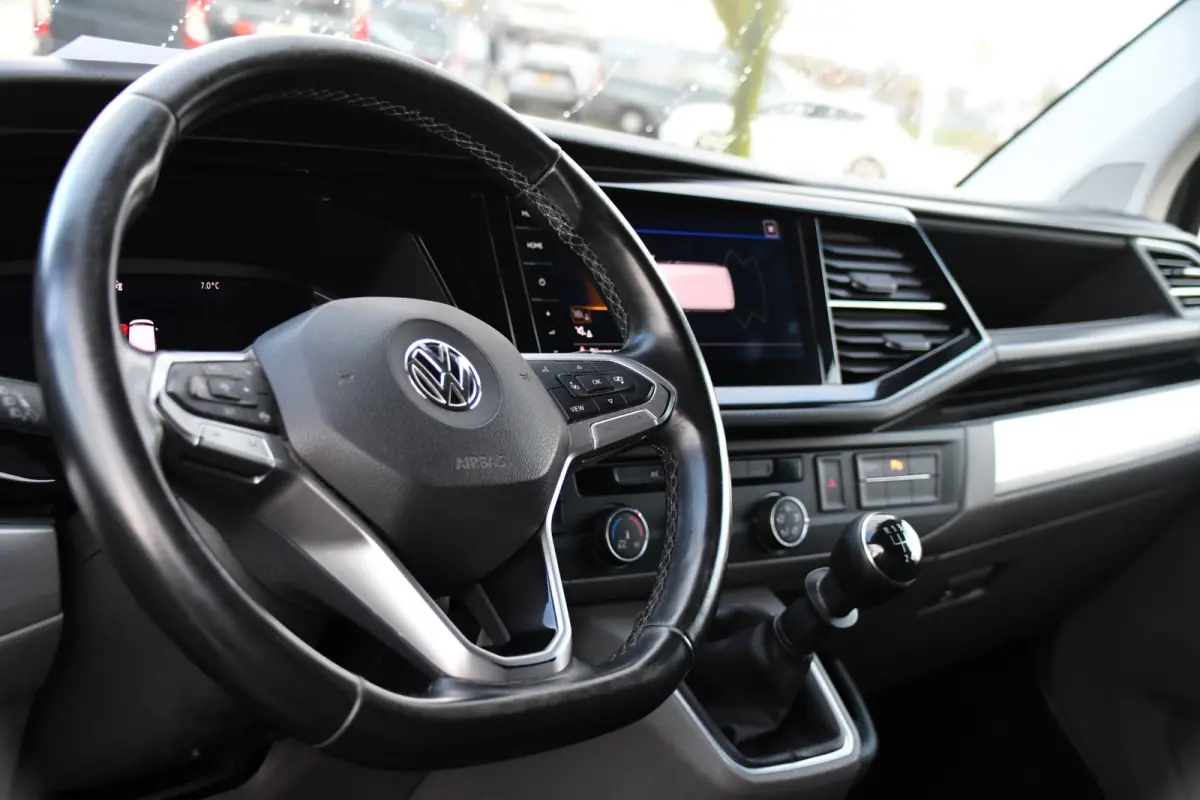 2.0 TDI L1H1 Bulli Virtual, Adaptieve Cruise, Carplay, 150PK, Sensoren, NAVI, LED, UNIEK!