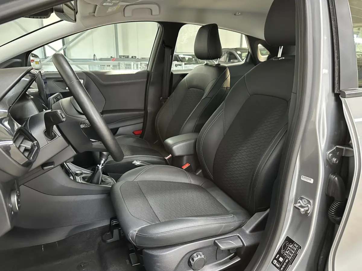 1.0 EcoBoost Titanium | Comfort- Winter pack |