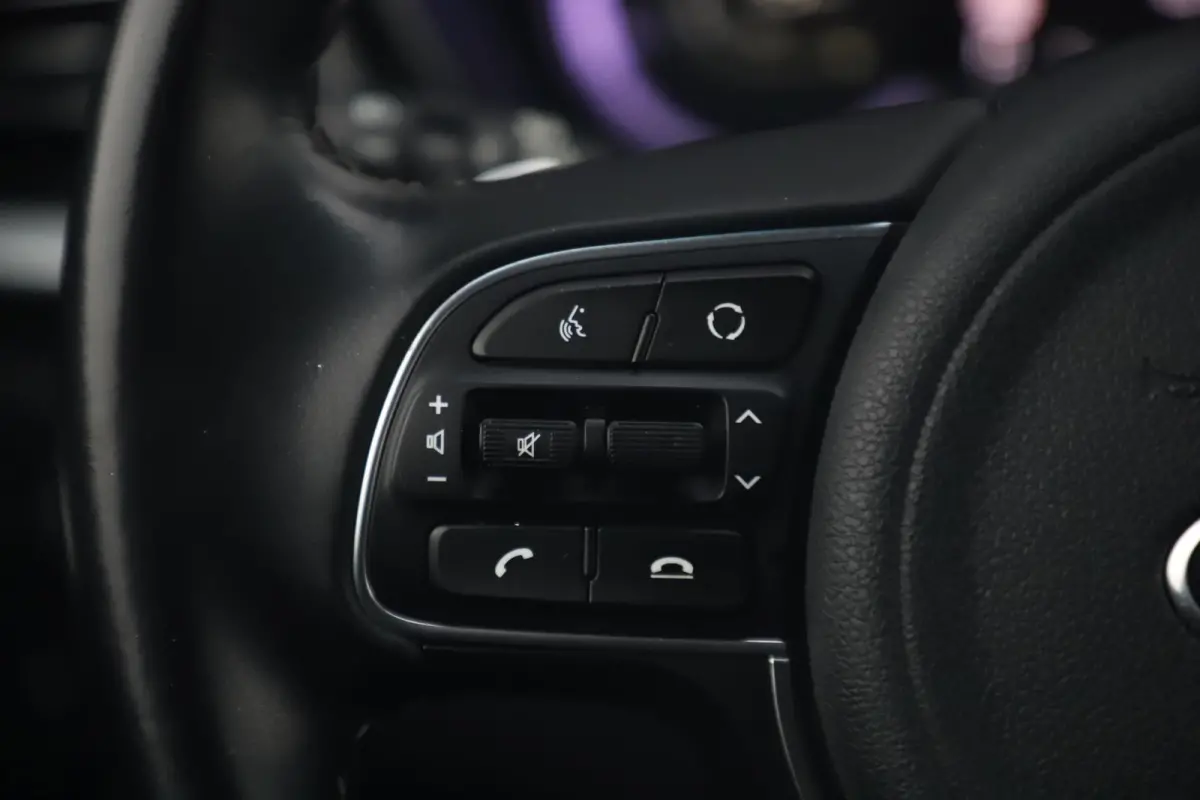 1.6 GDi Hybrid DynamicLine 140PK Automaat Half Leder Navigatie Camera Adaptive Cruise Clima Carplay Android