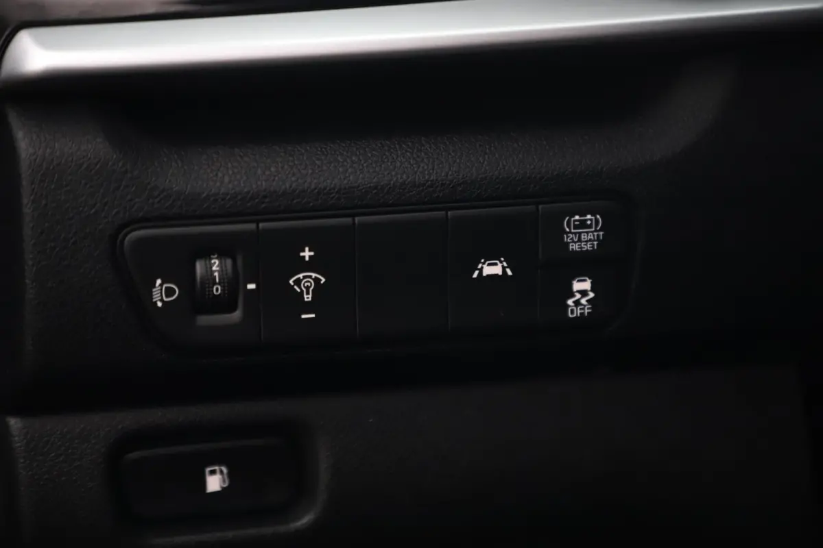 1.6 GDi Hybrid DynamicLine 140PK Automaat Half Leder Navigatie Camera Adaptive Cruise Clima Carplay Android