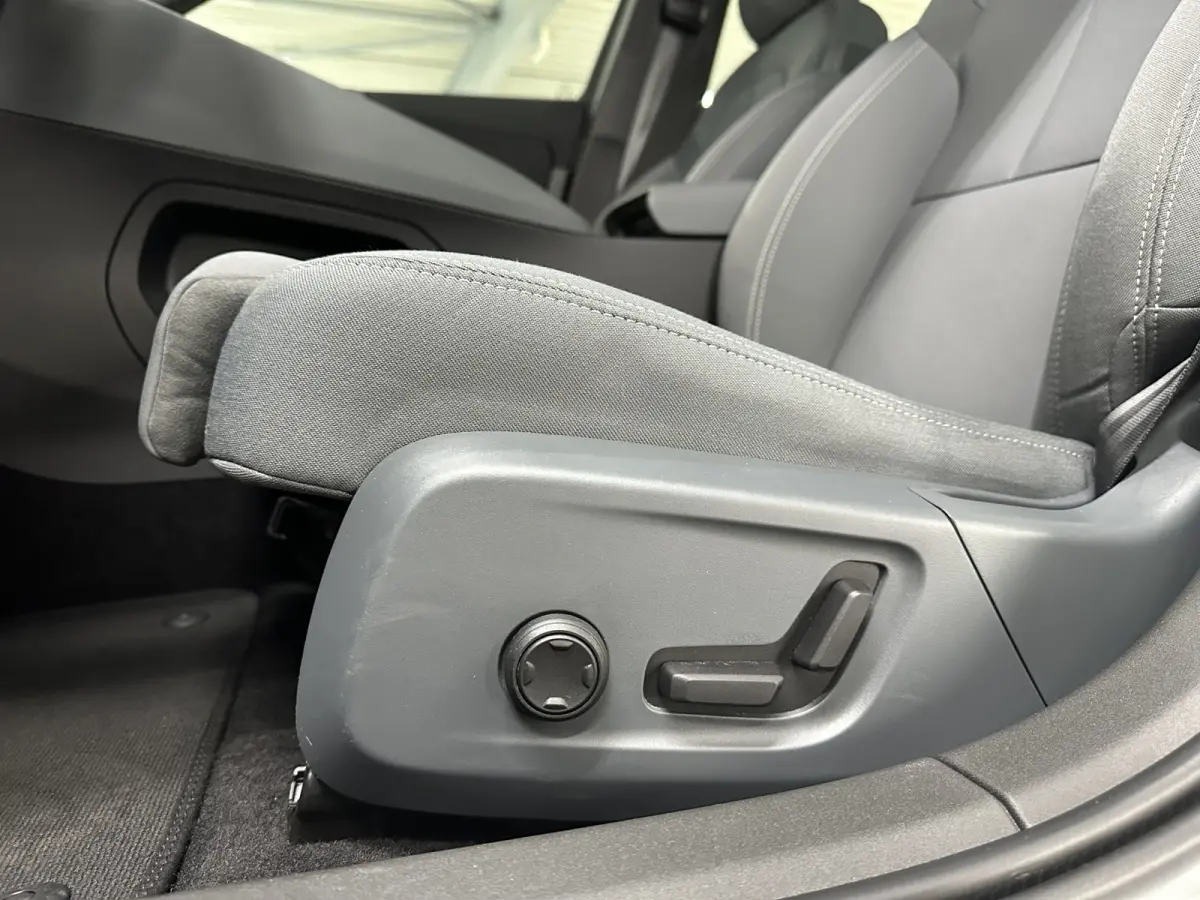 Standard Range Single Motor 63kWh