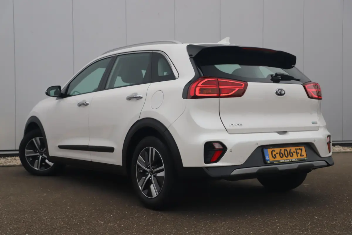 1.6 GDi Hybrid DynamicLine 140PK Automaat Half Leder Navigatie Camera Clima Adaptive Cruise Lane Assist