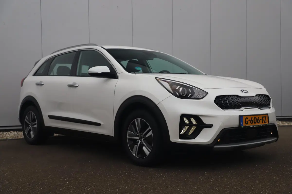 1.6 GDi Hybrid DynamicLine 140PK Automaat Half Leder Navigatie Camera Clima Adaptive Cruise Lane Assist