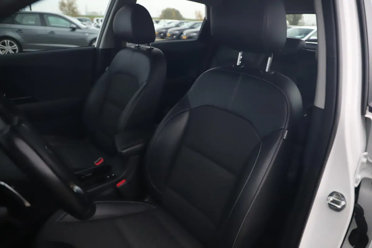 1.6 GDi Hybrid DynamicLine 140PK Automaat Half Leder Navigatie Camera Clima Adaptive Cruise Lane Assist