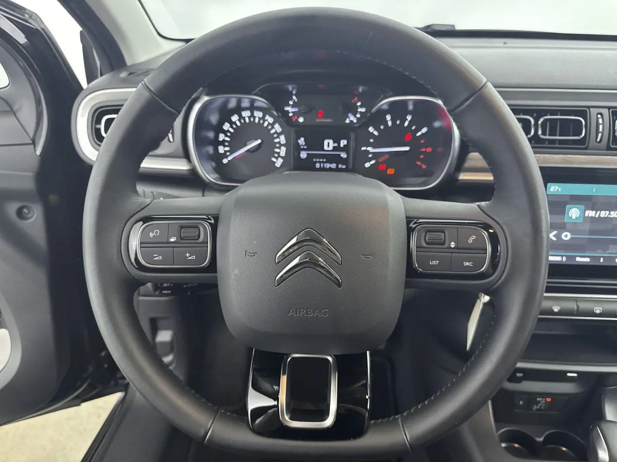 110pk Shine | 1ste eigenaar | Camera | LED lampen | 17"LMV | Navigatie | Climate | AUTOMAAT | Armsteun