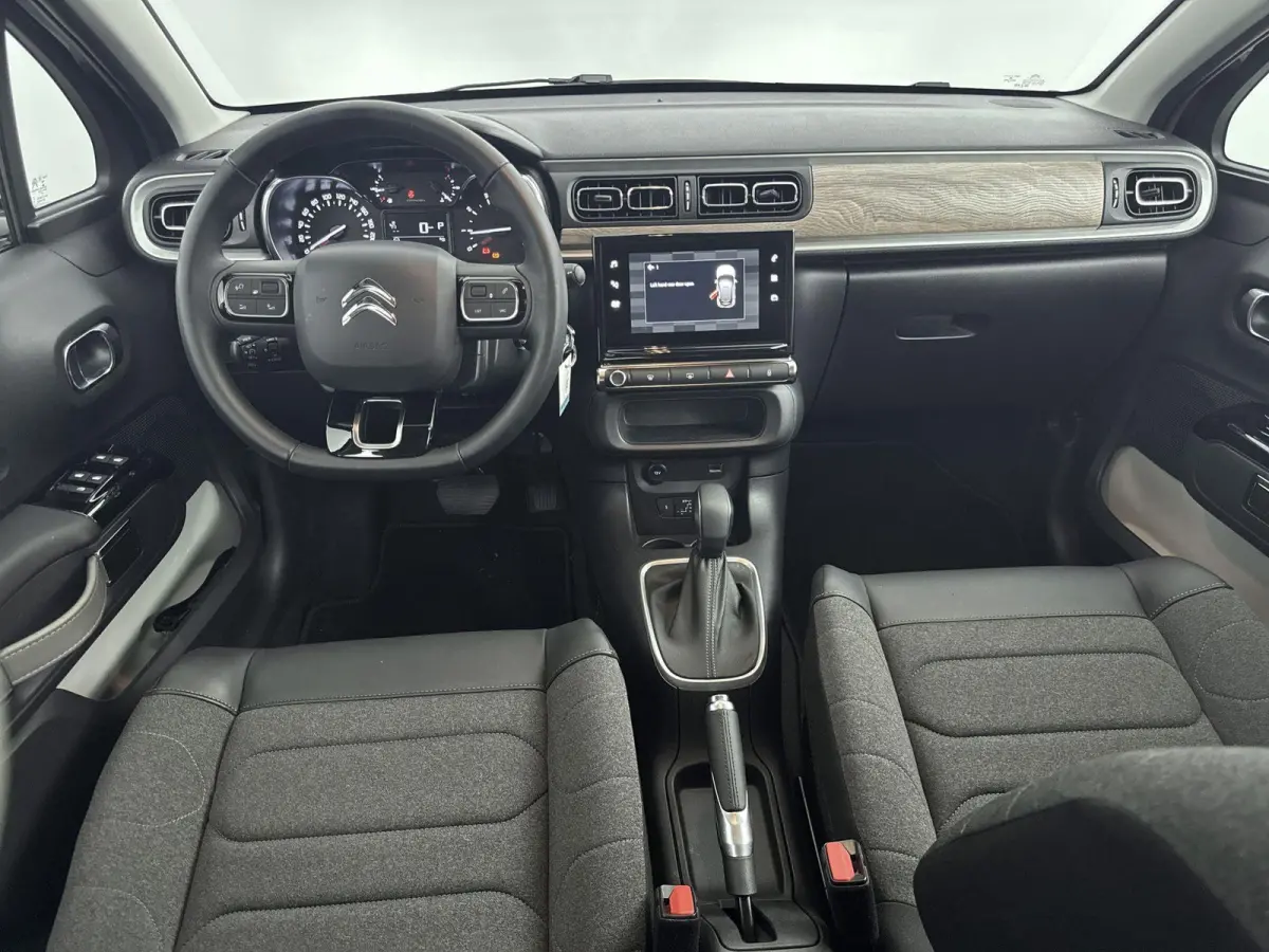 110pk Shine | 1ste eigenaar | Camera | LED lampen | 17"LMV | Navigatie | Climate | AUTOMAAT | Armsteun