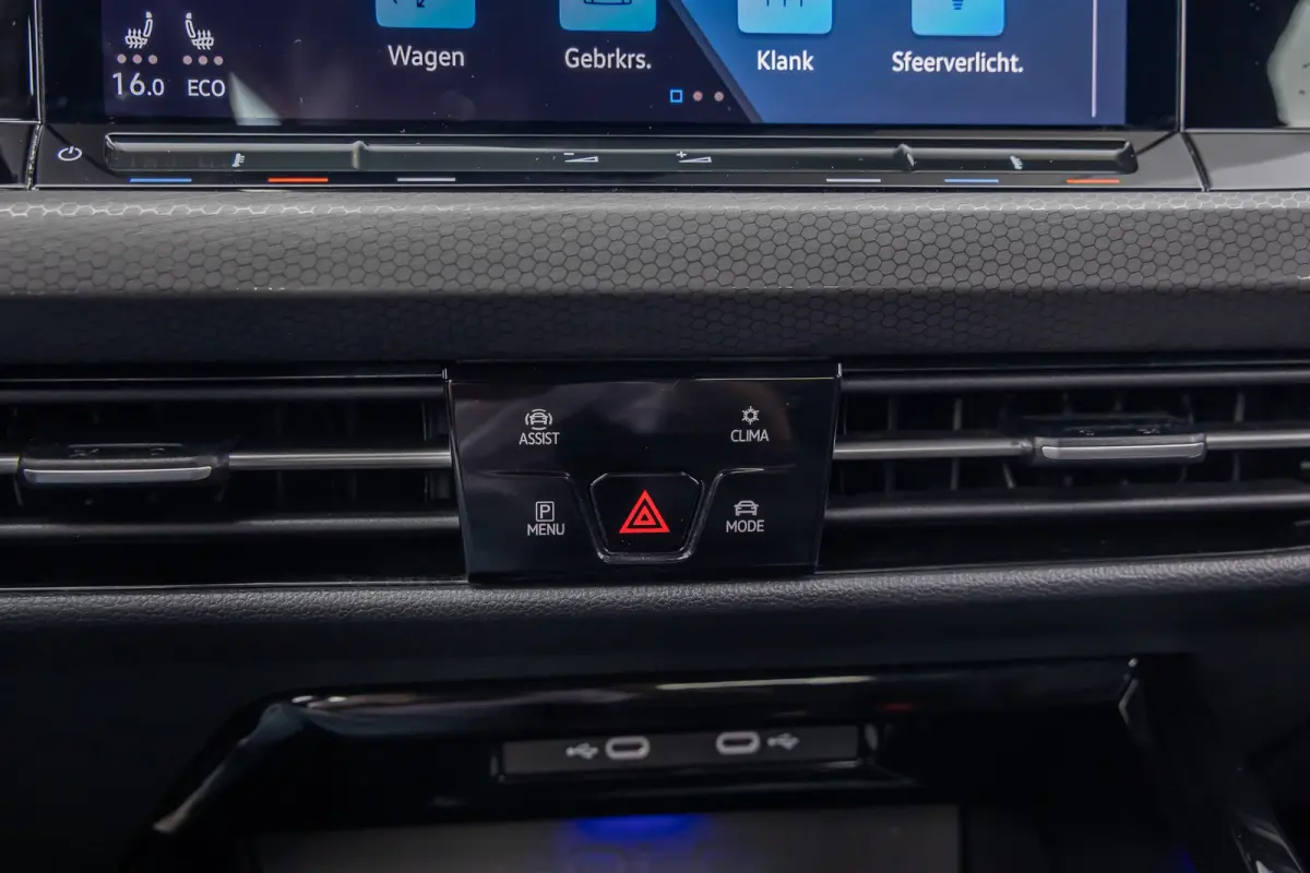 1.4 eHybrid GTE PHEV 245PK | Stoel+stuur verwarming | Cruise adaptief | Apple Carplay/Android Auto | 18'' | Digitaal dashboard | Keyless | Apple Carplay/Android Auto|telefoonintegratie premi
