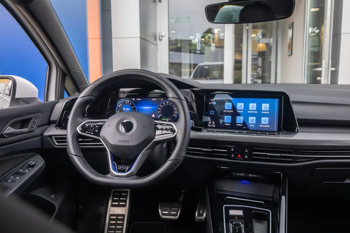 1.4 eHybrid GTE PHEV 245PK | Stoel+stuur verwarming | Cruise adaptief | Apple Carplay/Android Auto | 18'' | Digitaal dashboard | Keyless | Apple Carplay/Android Auto|telefoonintegratie premi