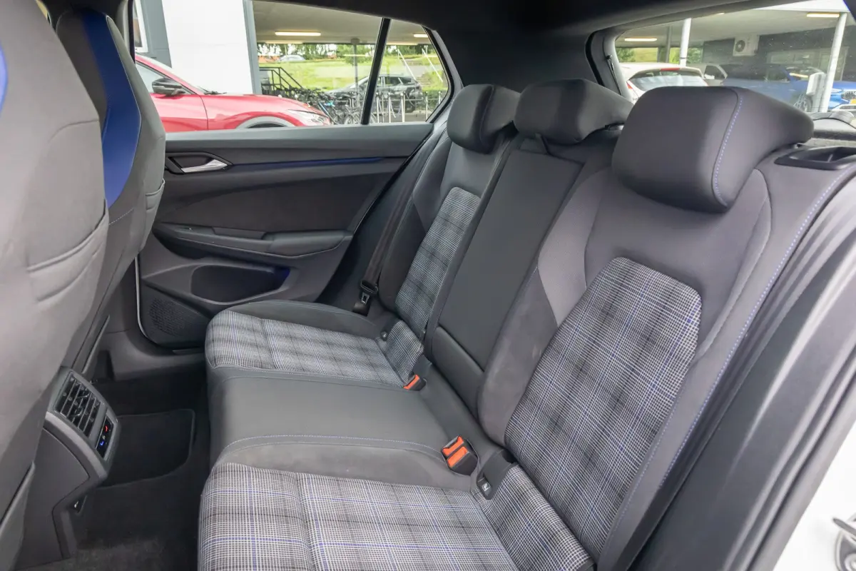 1.4 eHybrid GTE PHEV 245PK | Stoel+stuur verwarming | Cruise adaptief | Apple Carplay/Android Auto | 18'' | Digitaal dashboard | Keyless | Apple Carplay/Android Auto|telefoonintegratie premi