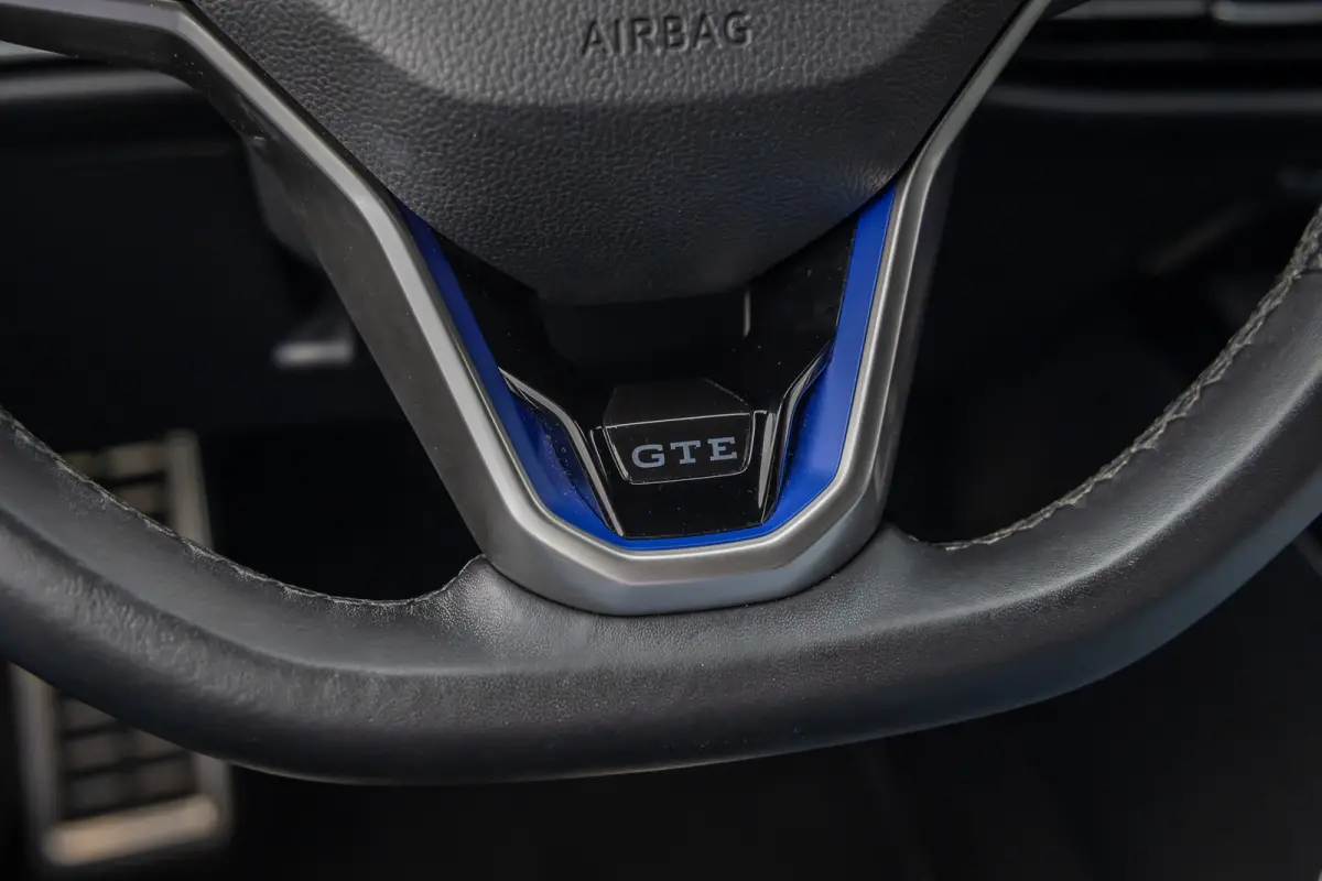 1.4 eHybrid GTE PHEV 245PK | Stoel+stuur verwarming | Cruise adaptief | Apple Carplay/Android Auto | 18'' | Digitaal dashboard | Keyless | Apple Carplay/Android Auto|telefoonintegratie premi